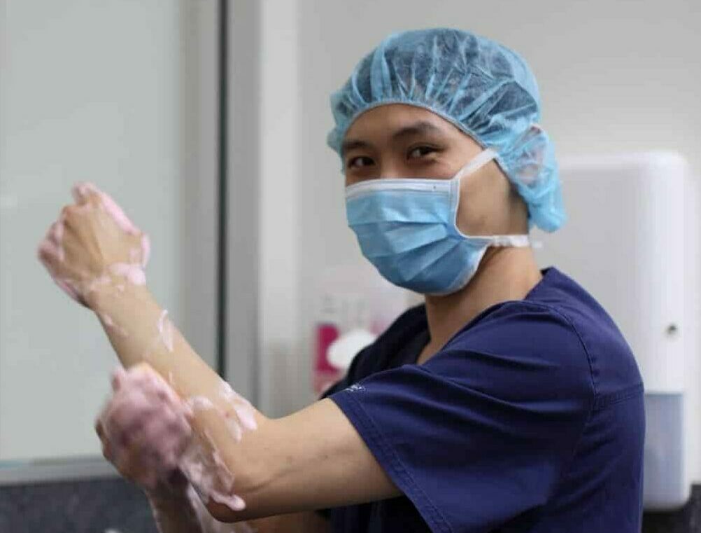 great emergency vet scrubbing for surgery